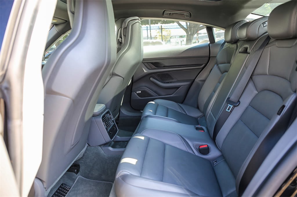 Thumbnail: 2022 Porsche Taycan - 8