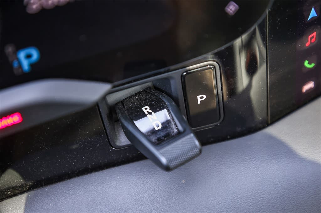 Thumbnail: 2022 Porsche Taycan - 22