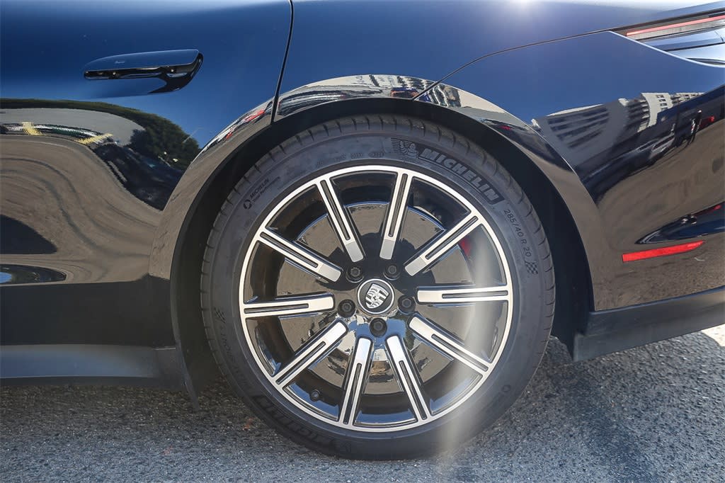 Thumbnail: 2022 Porsche Taycan - 18