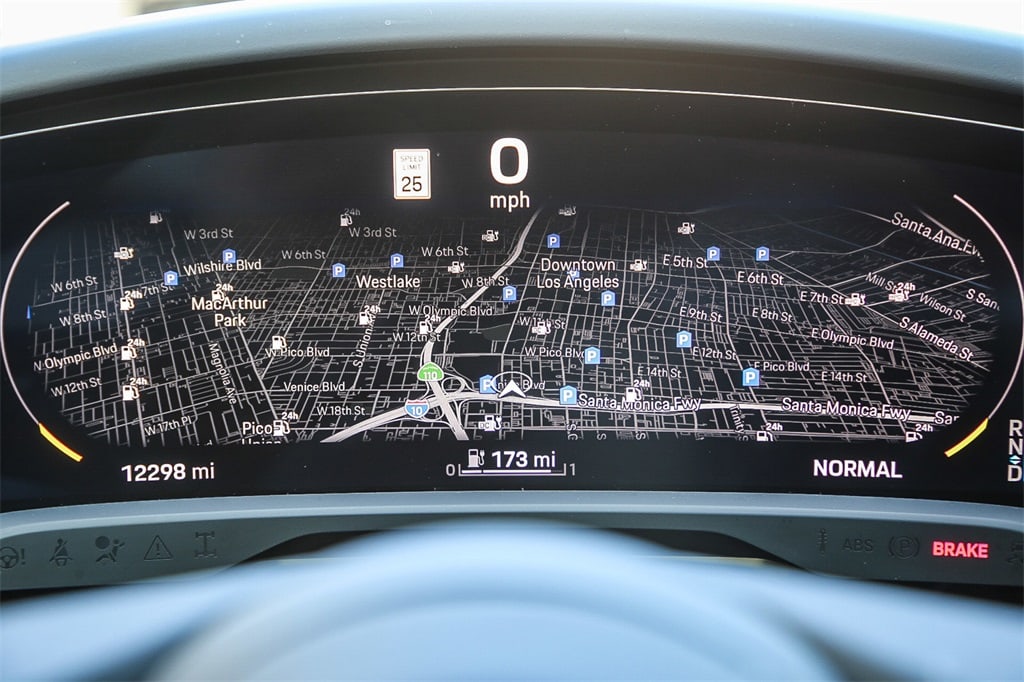 Thumbnail: 2022 Porsche Taycan - 13