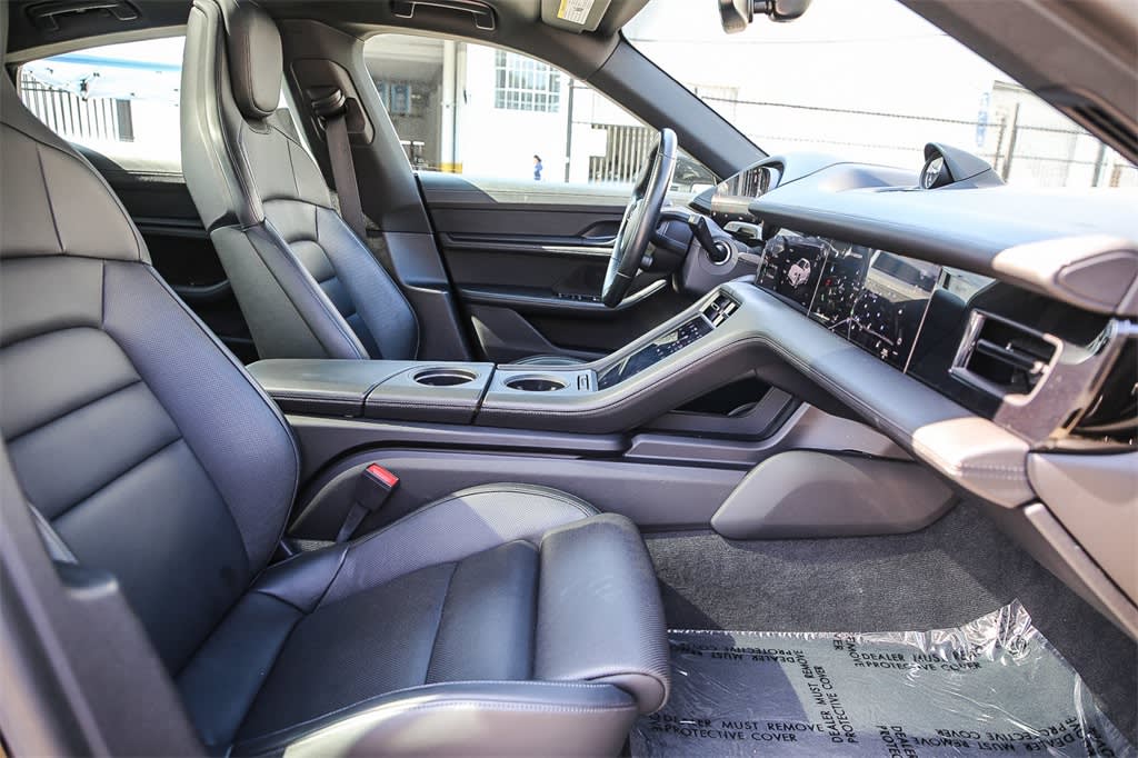 Thumbnail: 2022 Porsche Taycan - 7