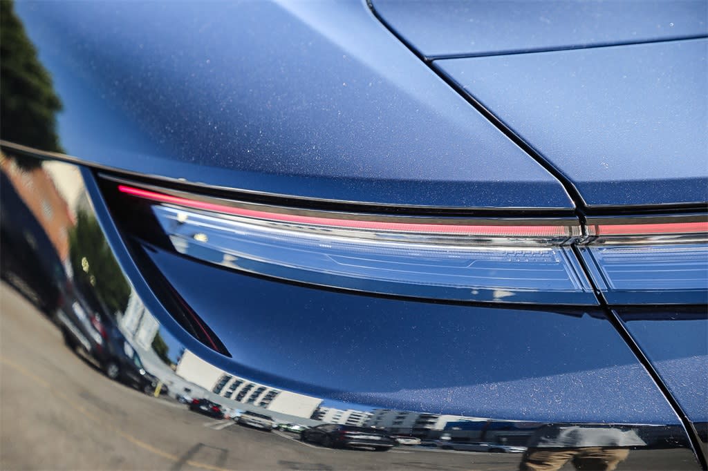 Thumbnail: 2022 Porsche Taycan - 5