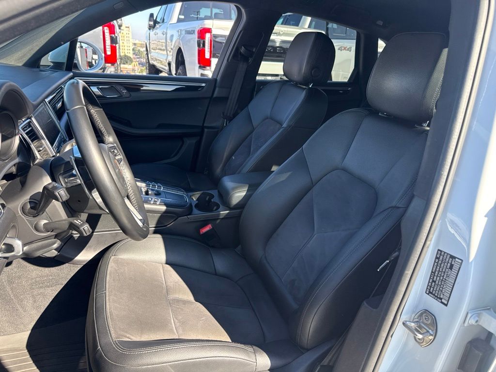 Thumbnail: 2018 Porsche Macan - 7