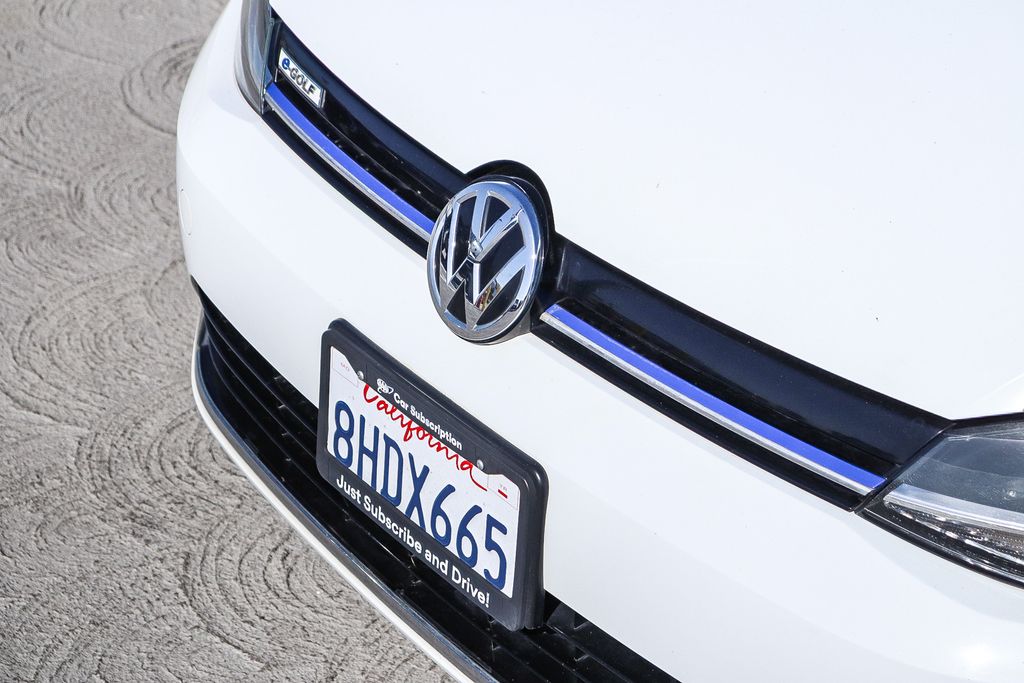 Thumbnail: 2018 Volkswagen e-Golf - 6