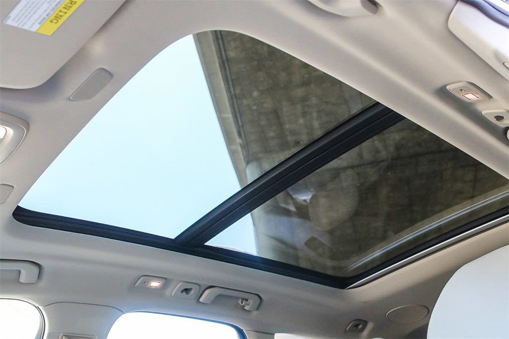 Thumbnail: 2024 Volvo XC60 - 23