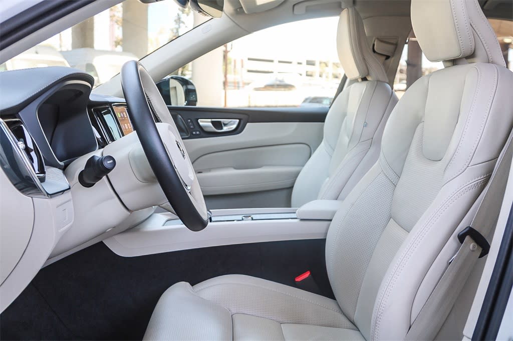 Thumbnail: 2024 Volvo XC60 - 10