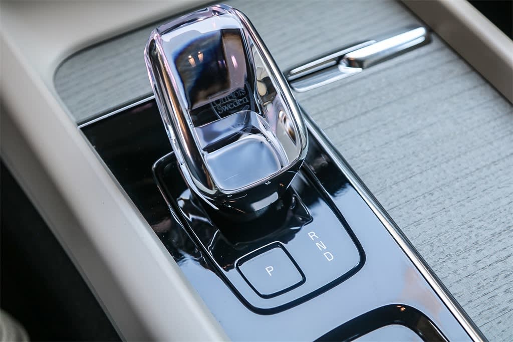 Thumbnail: 2024 Volvo XC60 - 25