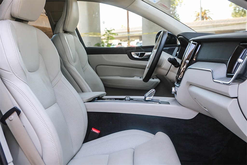 Thumbnail: 2024 Volvo XC60 - 9