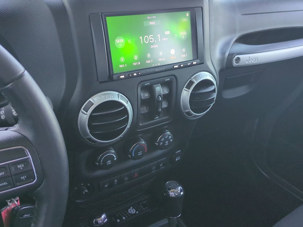 Thumbnail: 2017 Jeep Wrangler - 13