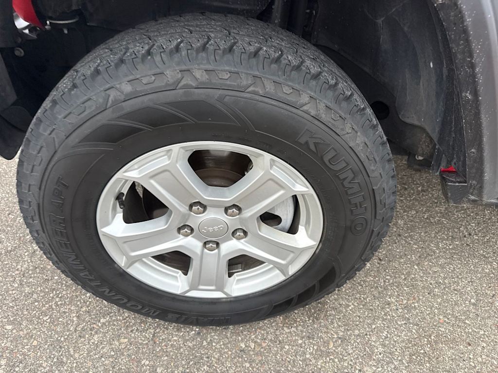 Thumbnail: 2019 Jeep Wrangler - 7