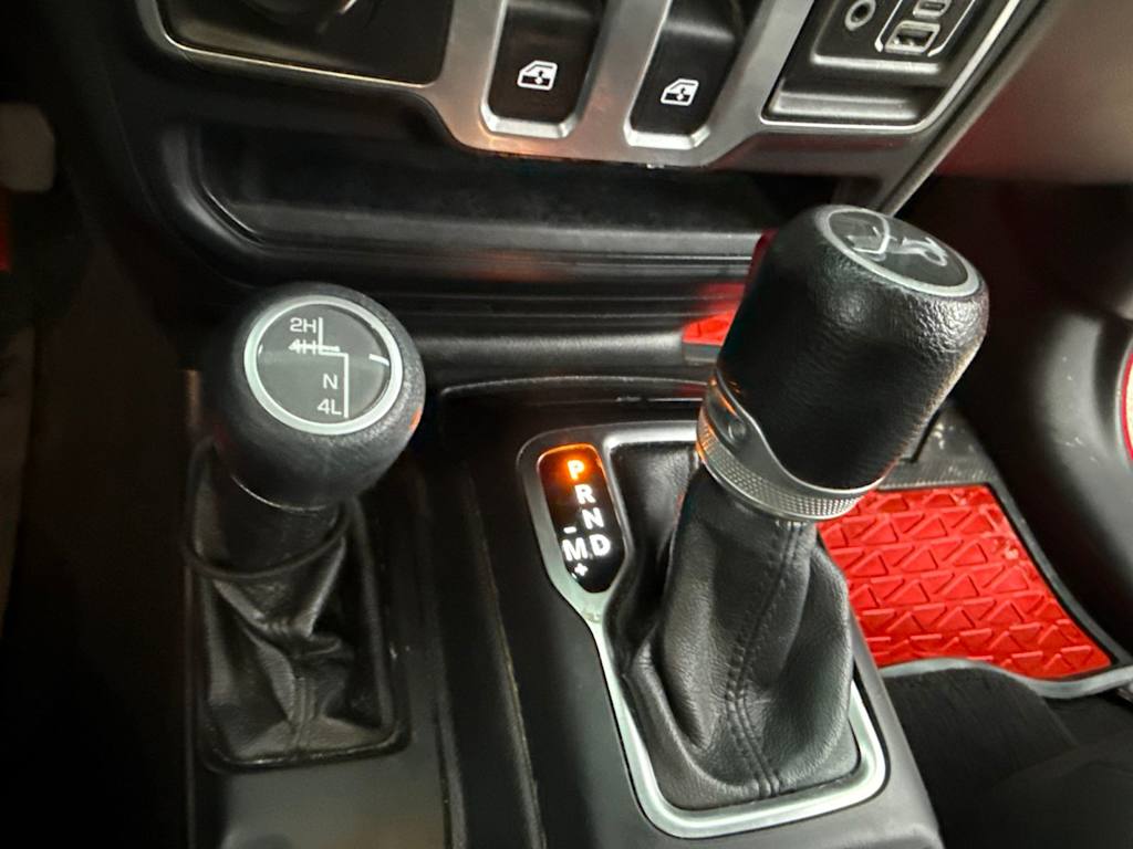 Thumbnail: 2019 Jeep Wrangler - 12