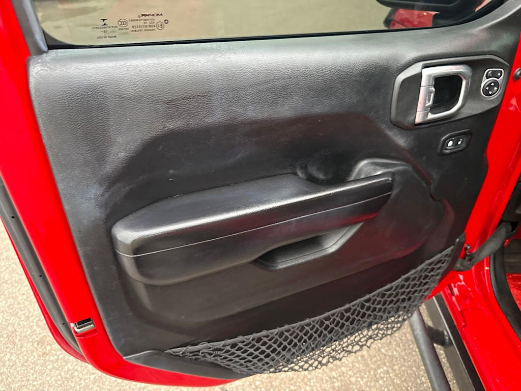 Thumbnail: 2019 Jeep Wrangler - 21