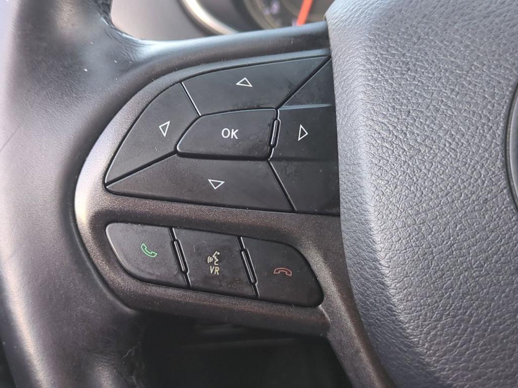 Thumbnail: 2019 Jeep Cherokee - 27