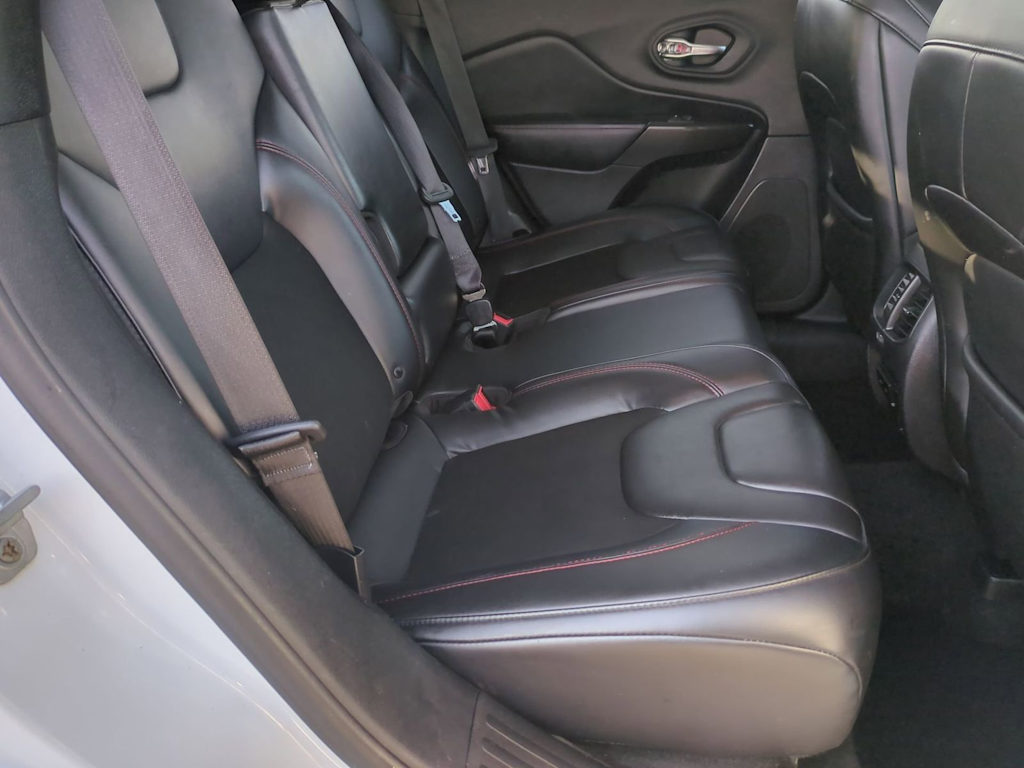 Thumbnail: 2019 Jeep Cherokee - 26