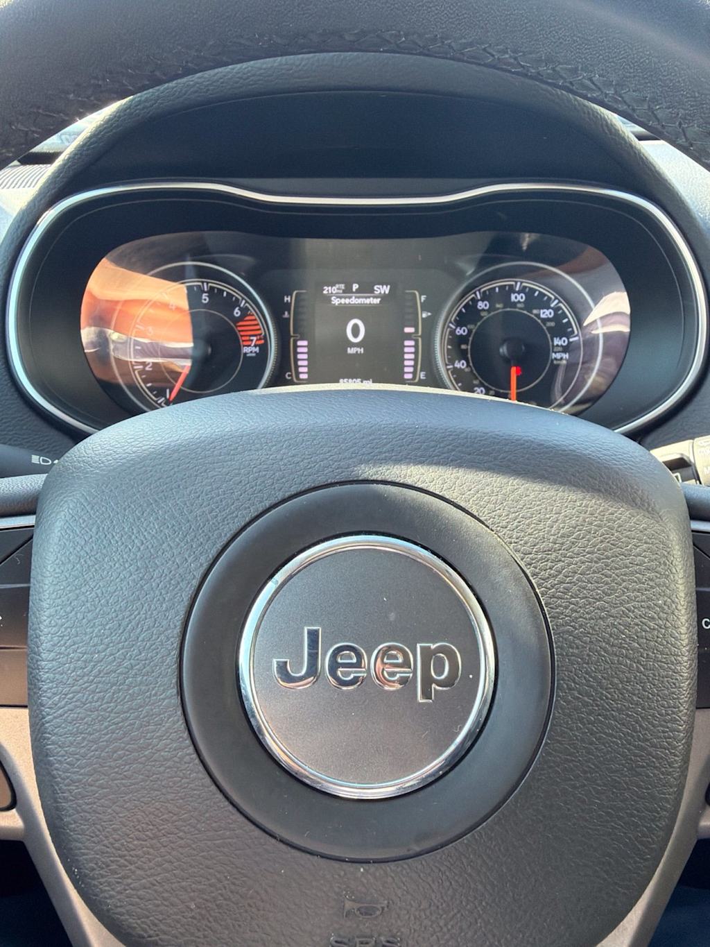 Thumbnail: 2020 Jeep Cherokee - 25