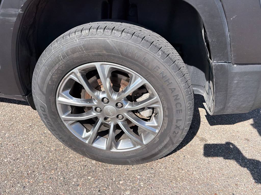 Thumbnail: 2020 Jeep Cherokee - 17