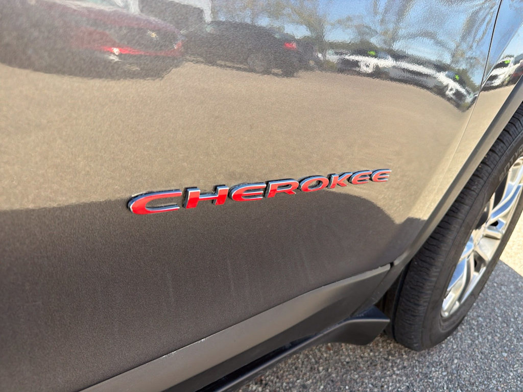 Thumbnail: 2020 Jeep Cherokee - 7