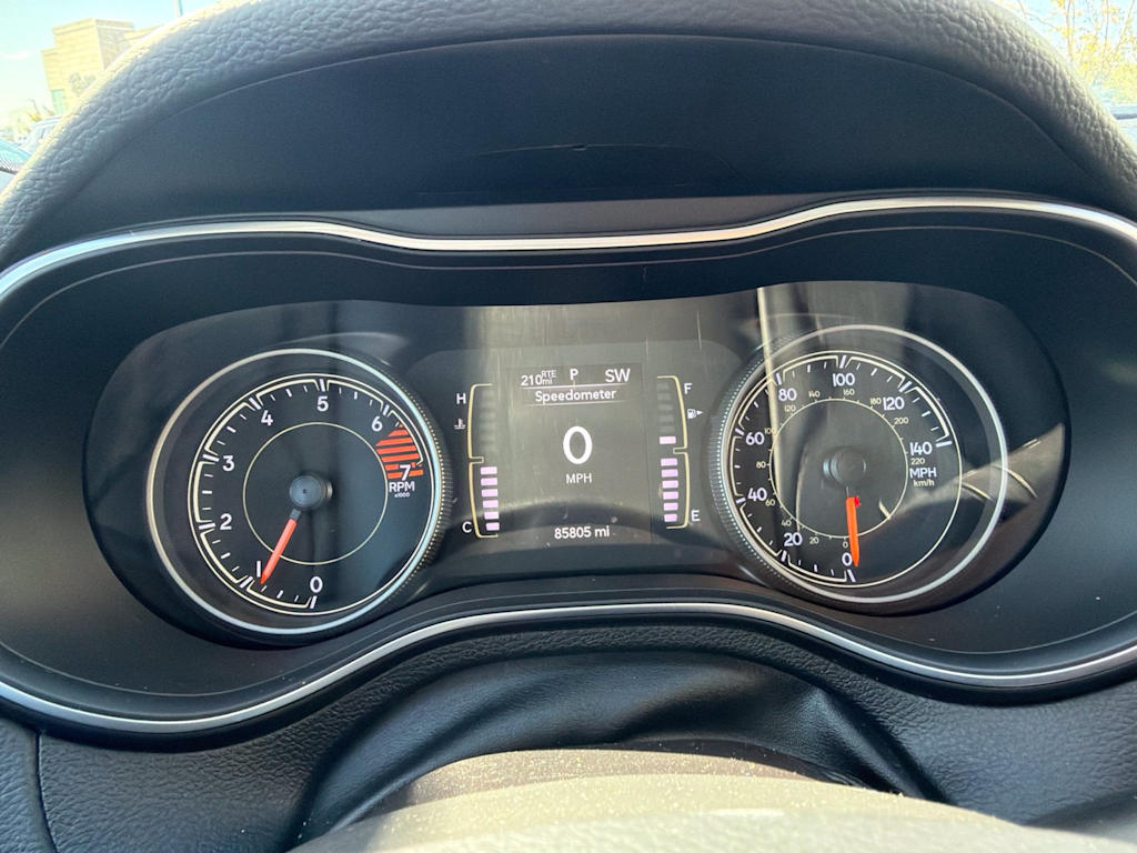 Thumbnail: 2020 Jeep Cherokee - 12