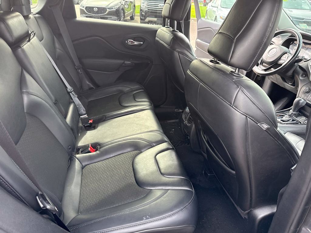 Thumbnail: 2019 Jeep Cherokee - 25