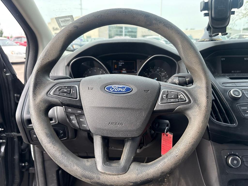 Thumbnail: 2015 Ford Focus - 8