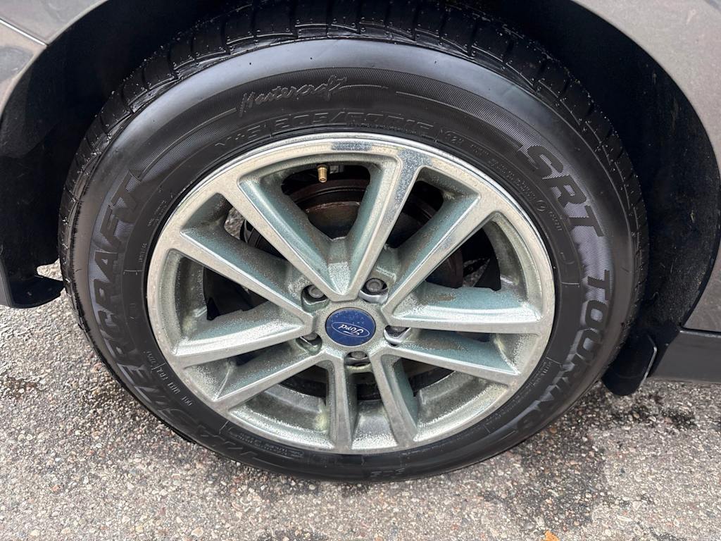 Thumbnail: 2015 Ford Focus - 18