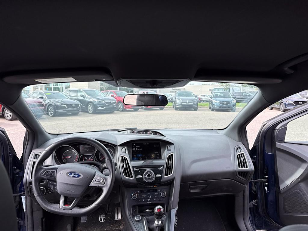 Thumbnail: 2016 Ford Focus - 2