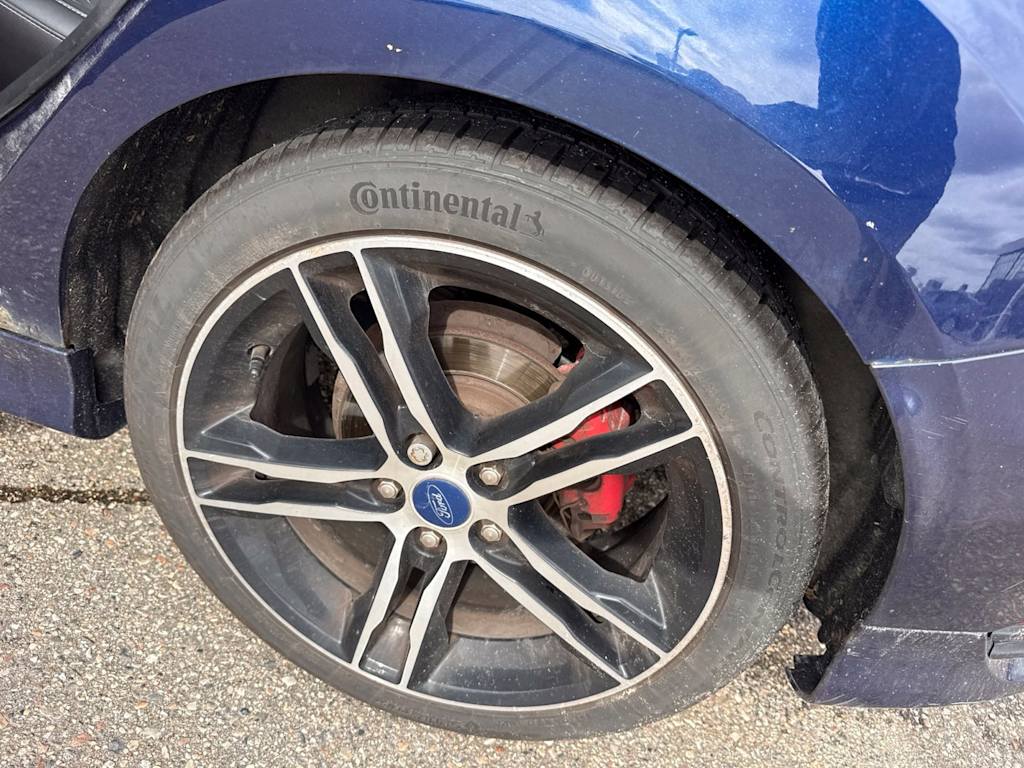 Thumbnail: 2016 Ford Focus - 19