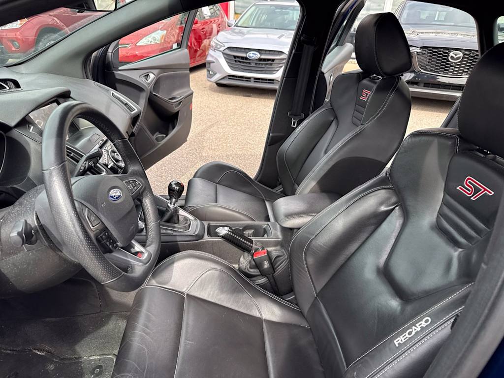 Thumbnail: 2016 Ford Focus - 10