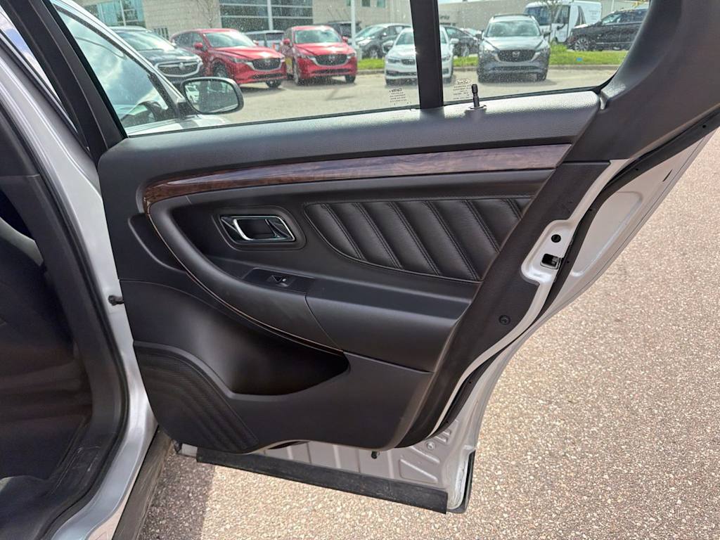 Thumbnail: 2018 Ford Taurus - 22