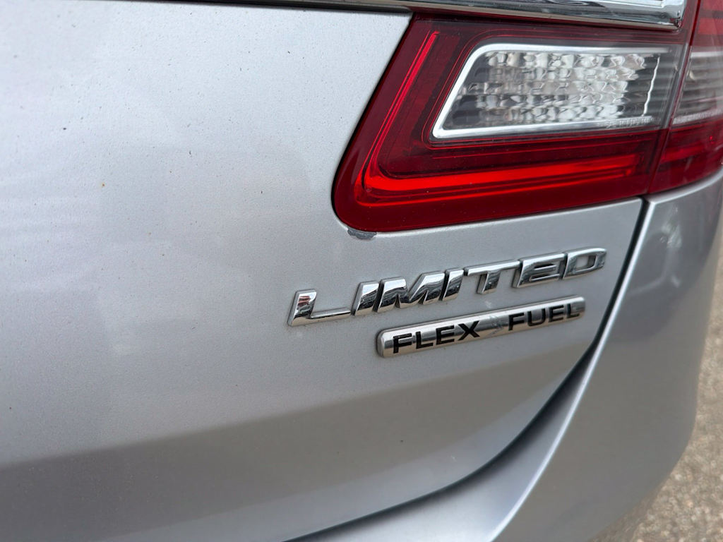 Thumbnail: 2018 Ford Taurus - 25