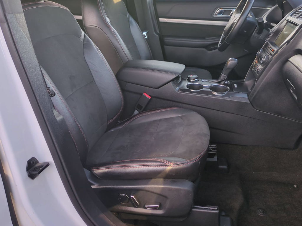 Thumbnail: 2018 Ford Explorer - 29