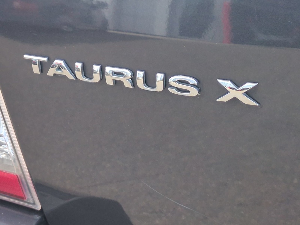 Thumbnail: 2008 Ford Taurus X - 23