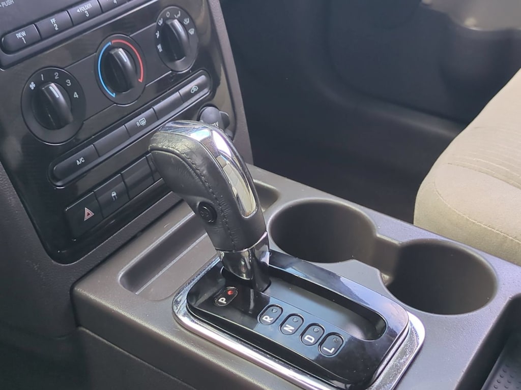 Thumbnail: 2008 Ford Taurus X - 15