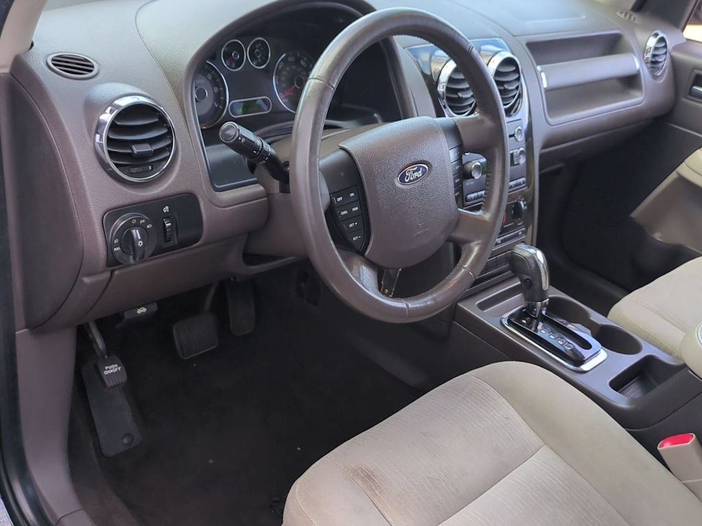 Thumbnail: 2008 Ford Taurus X - 2