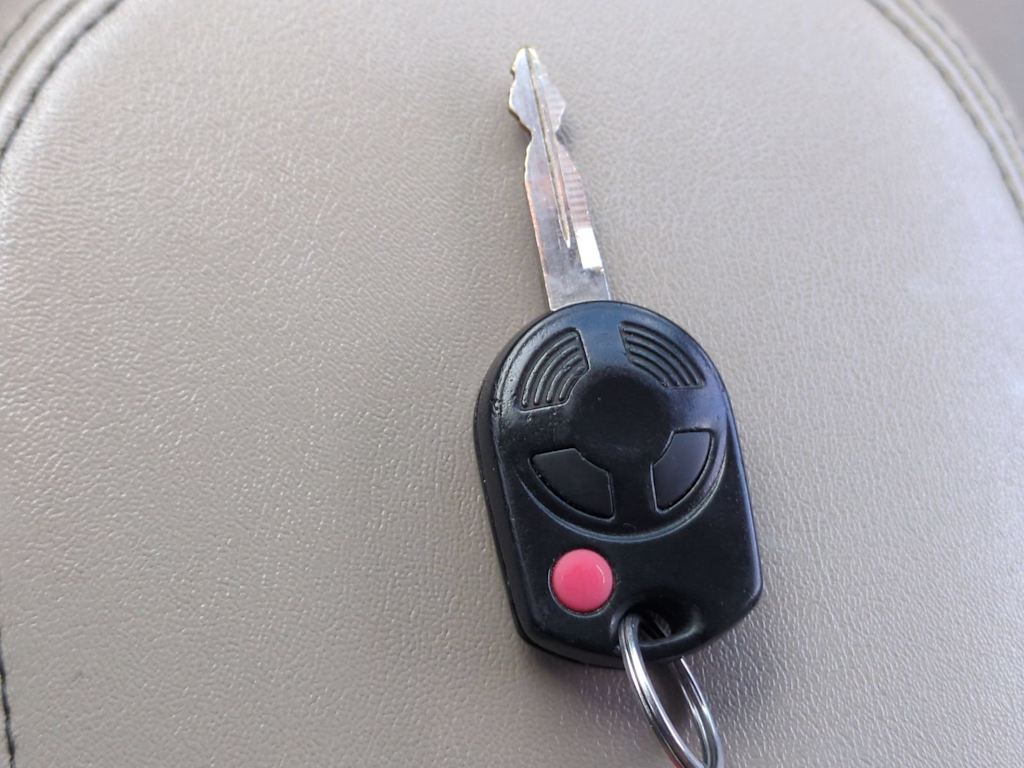 Thumbnail: 2008 Ford Taurus X - 34