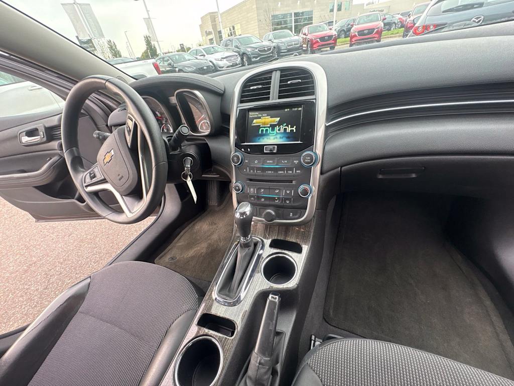 Thumbnail: 2015 Chevrolet Malibu - 9