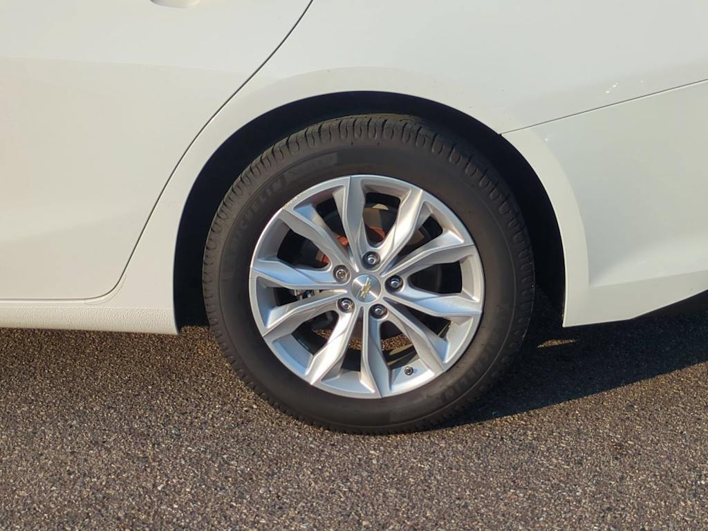 Thumbnail: 2019 Chevrolet Malibu - 8