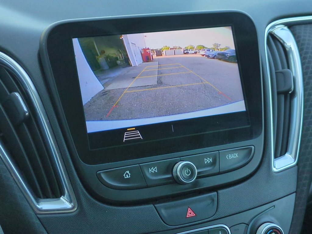 Thumbnail: 2019 Chevrolet Malibu - 32