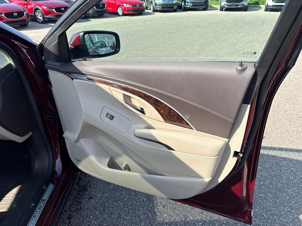 Thumbnail: 2016 Buick LaCrosse - 25