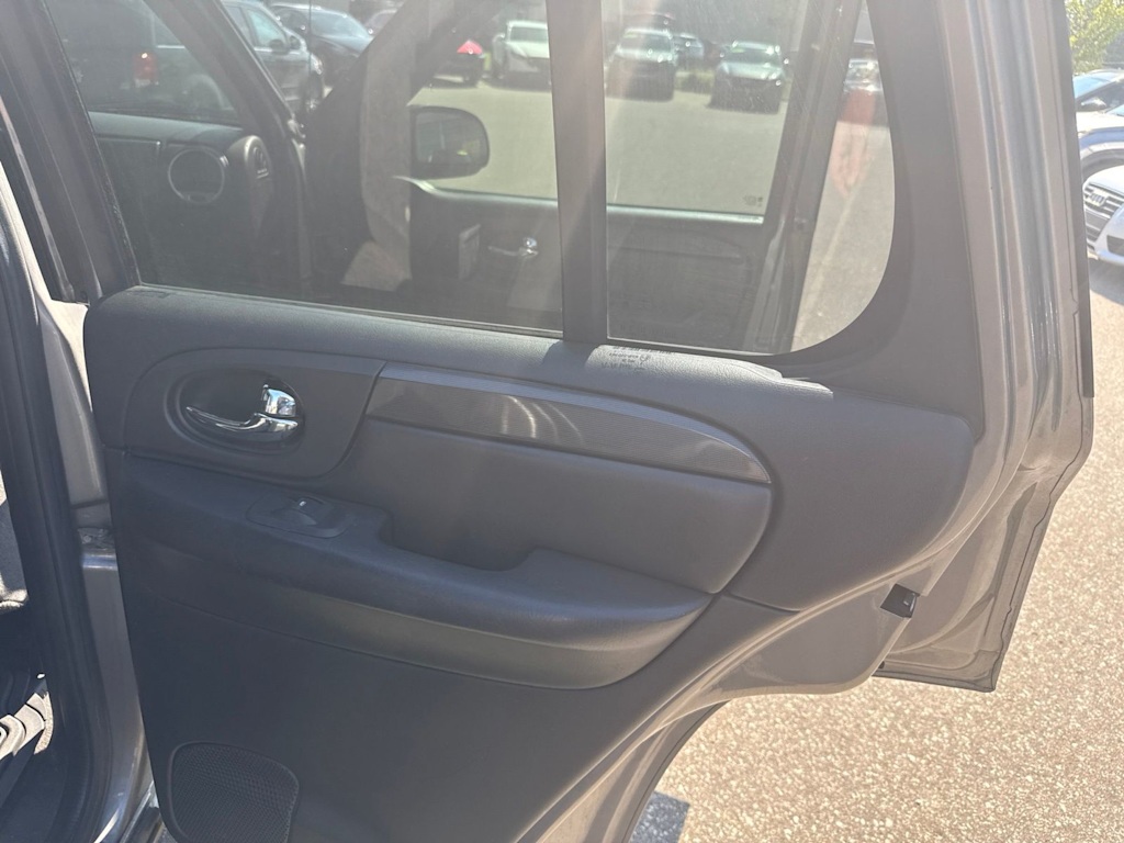 Thumbnail: 2006 GMC Envoy - 24