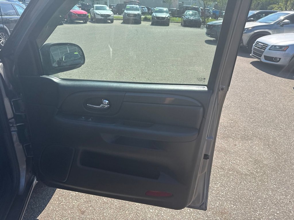 Thumbnail: 2006 GMC Envoy - 25