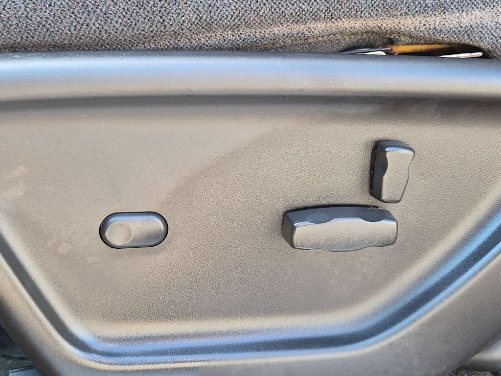 Thumbnail: 2006 GMC Envoy - 18