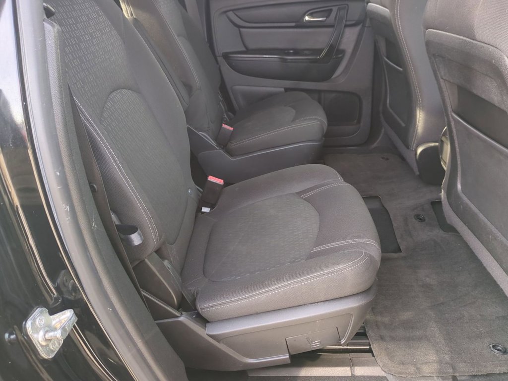 Thumbnail: 2016 GMC Acadia - 26