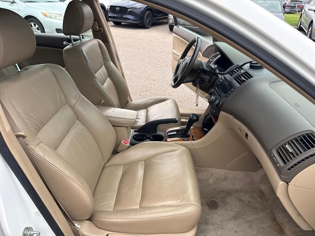Thumbnail: 2005 Honda Accord - 10