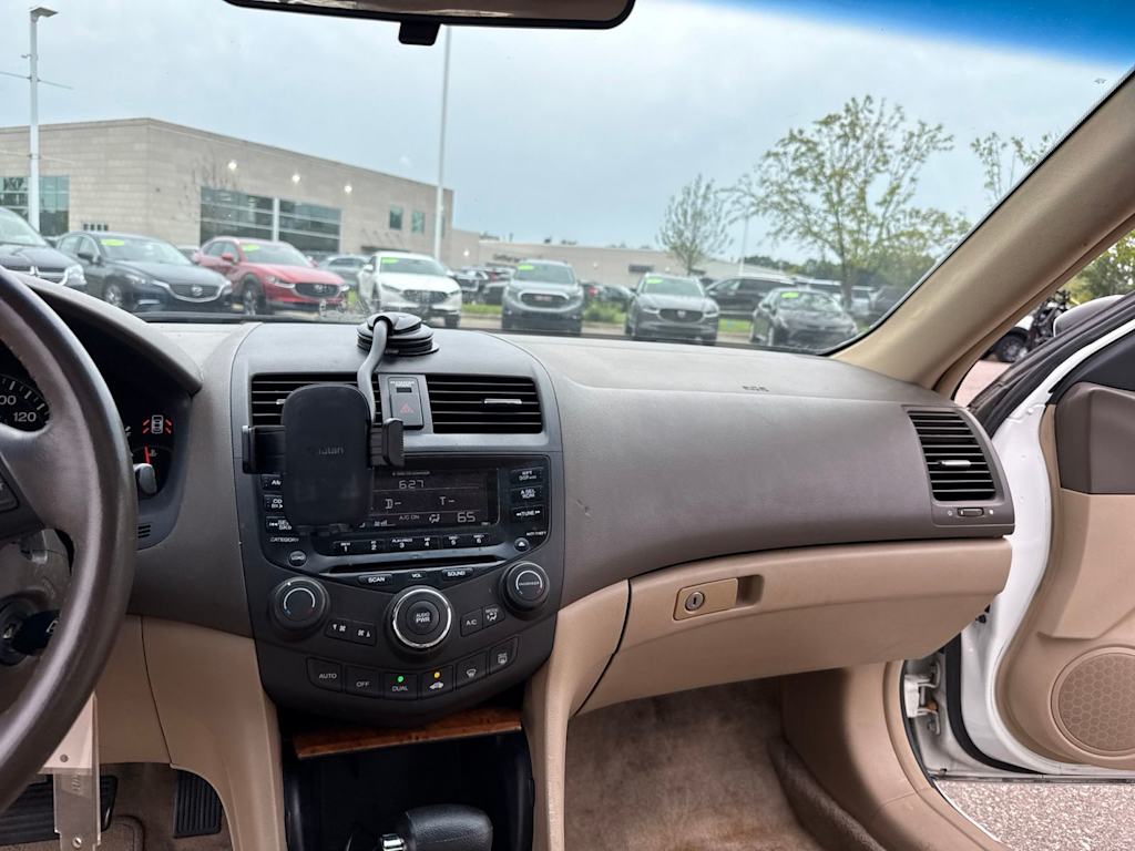 Thumbnail: 2005 Honda Accord - 12