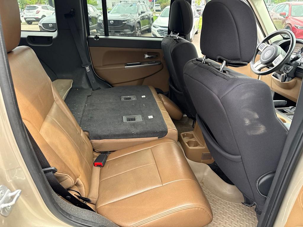 Thumbnail: 2011 Jeep Liberty - 22