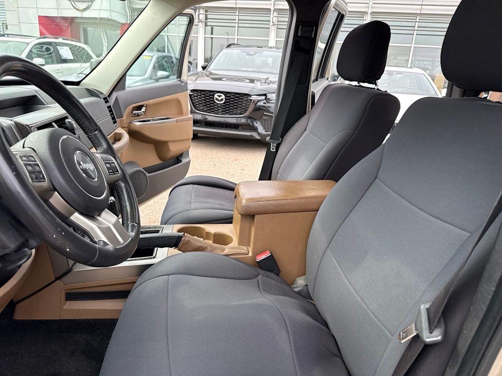 Thumbnail: 2011 Jeep Liberty - 7