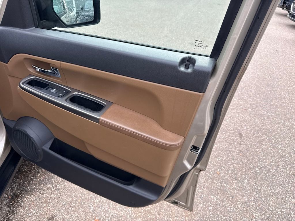 Thumbnail: 2011 Jeep Liberty - 24