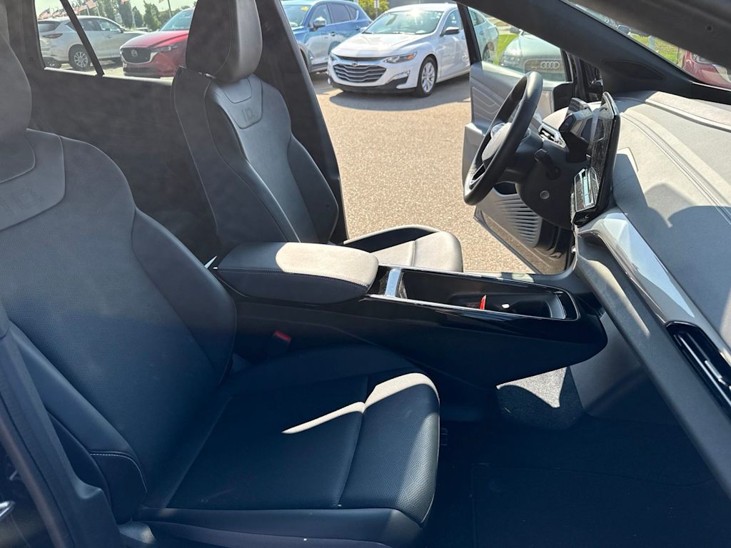 Thumbnail: 2023 Volkswagen ID.4 - 10