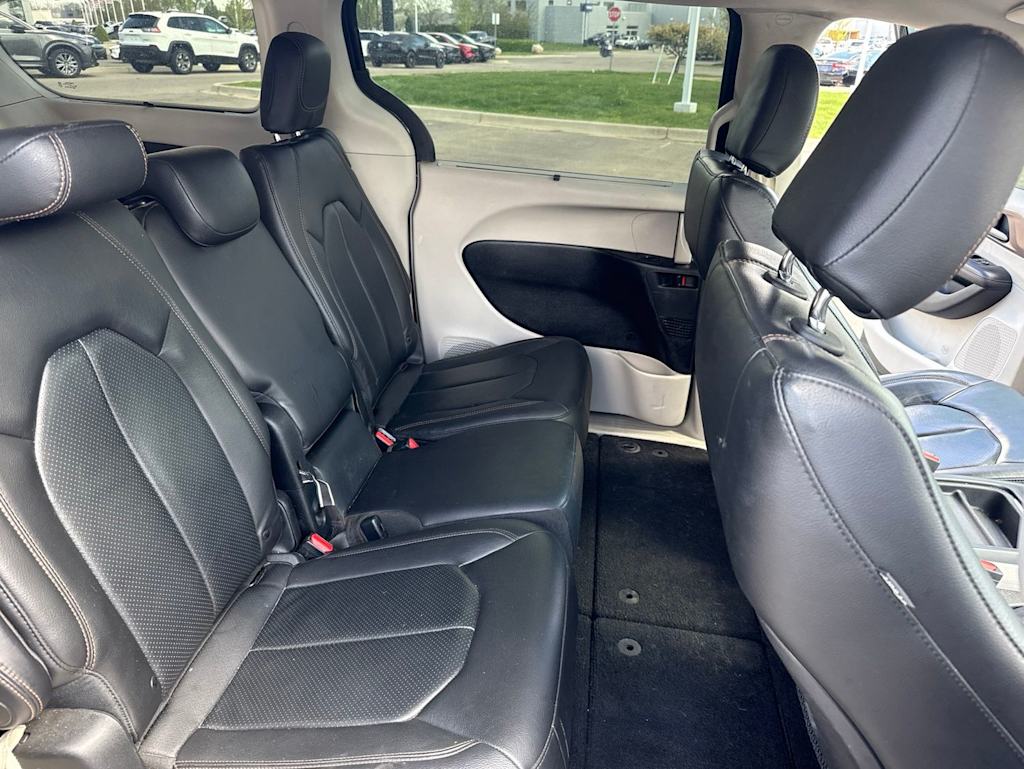 Thumbnail: 2018 Chrysler Pacifica - 24
